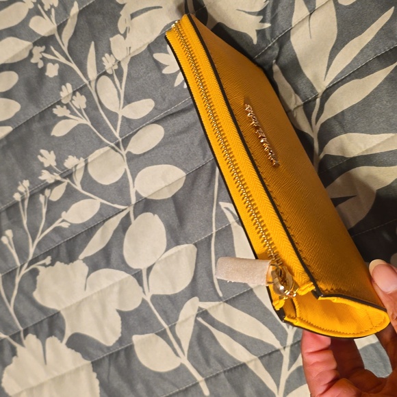 🆕Micheal Kors Wallet - Picture 3 of 4